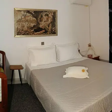 Sofia's 9min. Athens Airport Apartment Artemida (Attica)