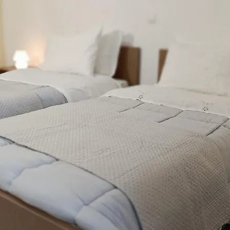 Sofia's 9min. Athens Airport Apartment *